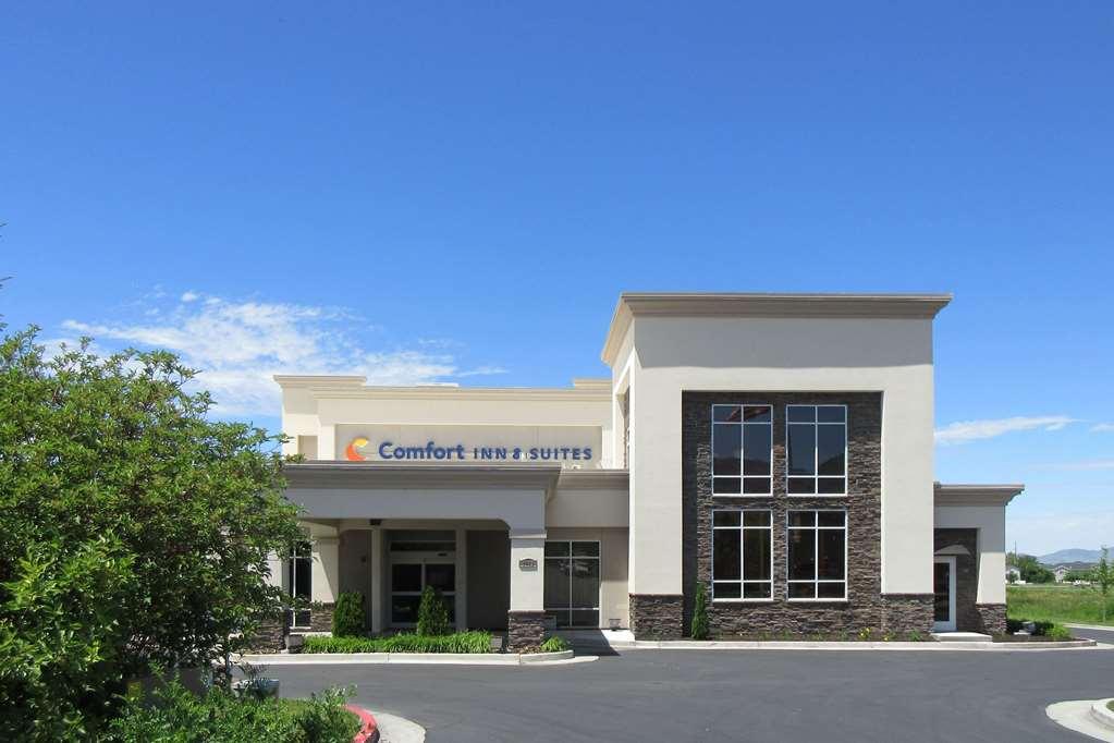 Comfort Inn & Suites Logan Near University Extérieur photo