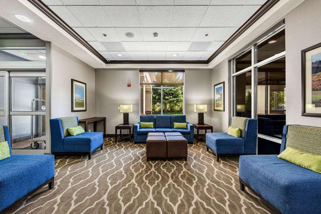 Comfort Inn & Suites Logan Near University Intérieur photo