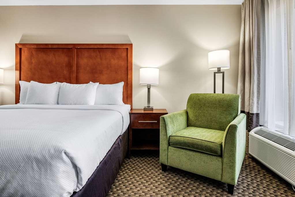 Comfort Inn & Suites Logan Near University Chambre photo