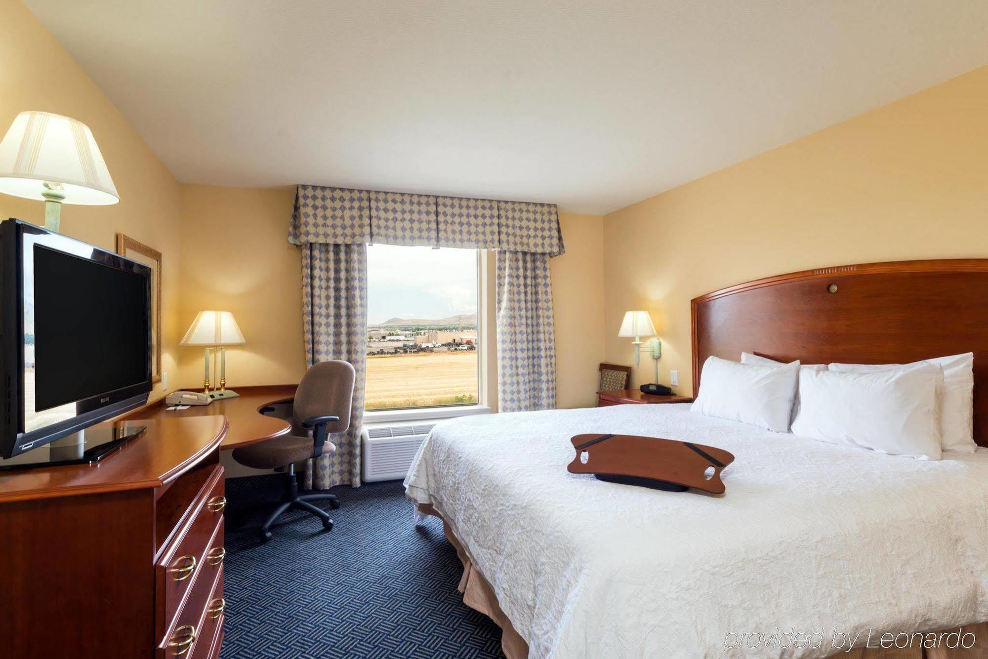 Comfort Inn & Suites Logan Near University Extérieur photo
