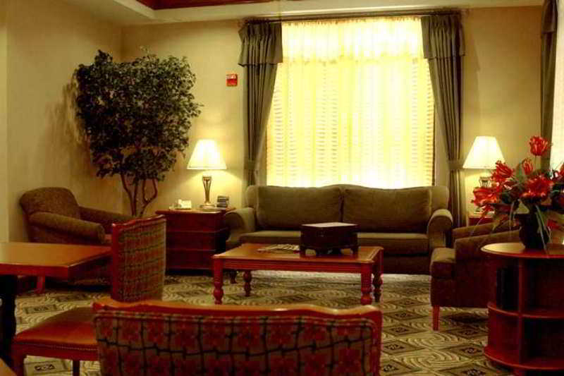 Comfort Inn & Suites Logan Near University Extérieur photo